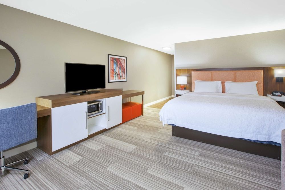Room, 1 King Bed, Accessible, Non Smoking (Hearing)