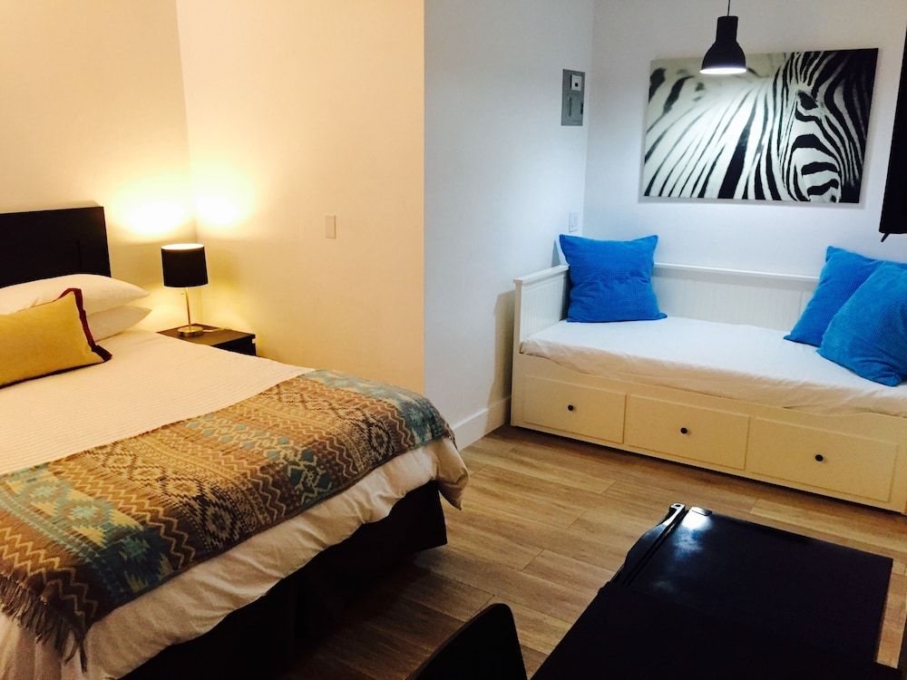 Studio, 1 Queen Bed with Sofa bed