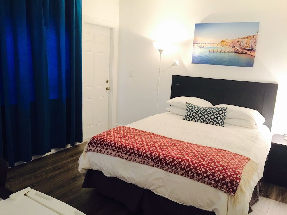 Oasis Hotel Studio, 1 Queen Bed 4