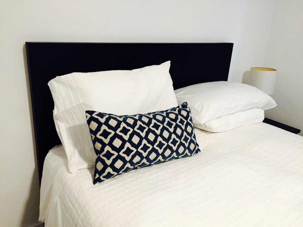 Oasis Hotel Studio, 1 Queen Bed 5