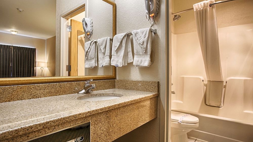 Standard Room, Multiple Beds, Non Smoking, Refrigerator & Microwave