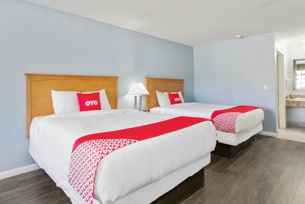 OYO Hotel Ingleside TX Room, 2 Queen Beds 2