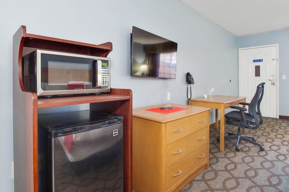 OYO Hotel Ingleside TX Room, 1 King Bed 6