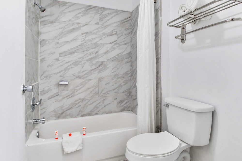 OYO Hotel Ingleside TX Room, 1 King Bed with Sofa bed 7