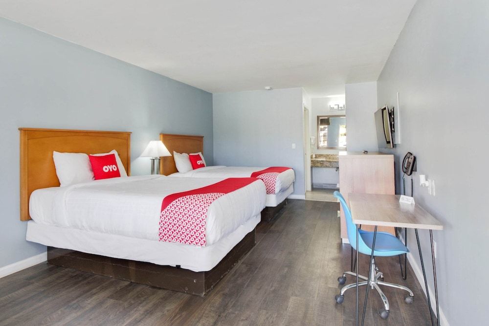 OYO Hotel Ingleside TX Room, 2 Queen Beds 7