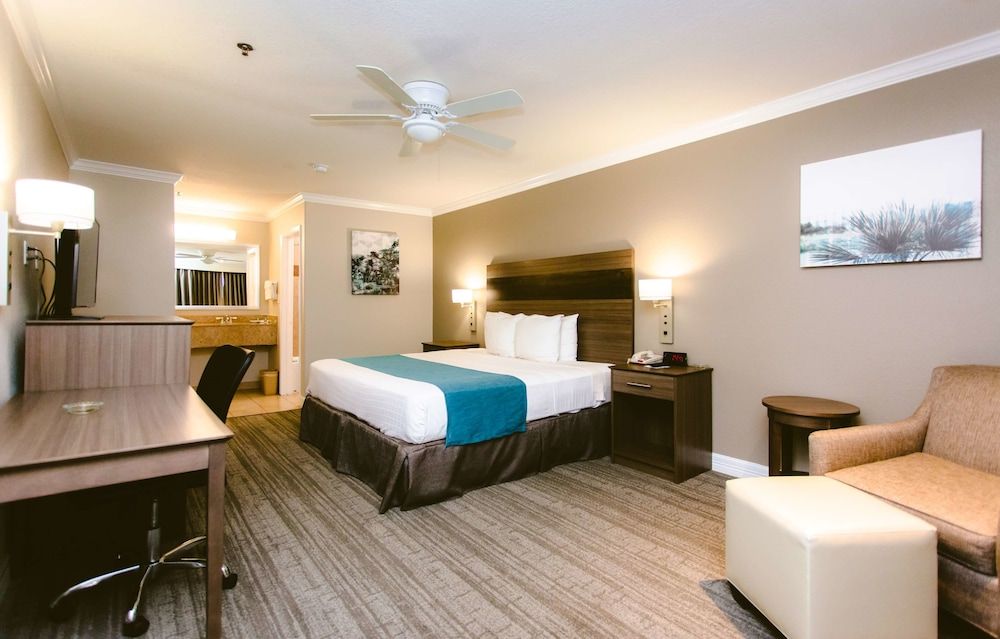 Best Western Pearland Inn Standard Room, 1 King Bed, Smoking, Refrigerator & Microwave