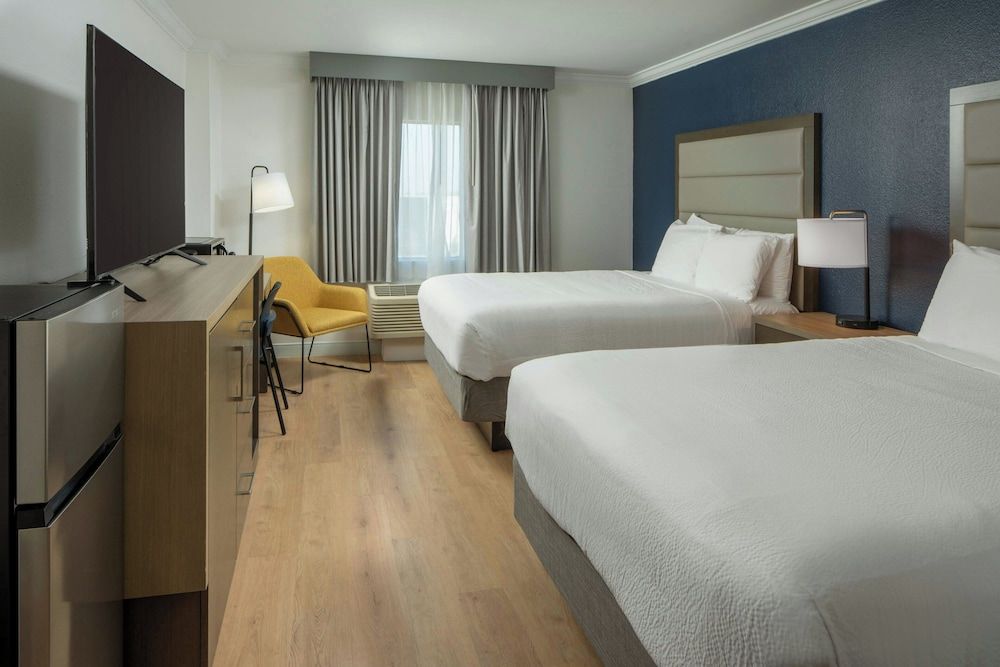 City Express by Marriott New Orleans 1-10 Standard Room, 2 Queen Beds, Non Smoking (Mobility/Hearing Access, Roll-in Shwr)