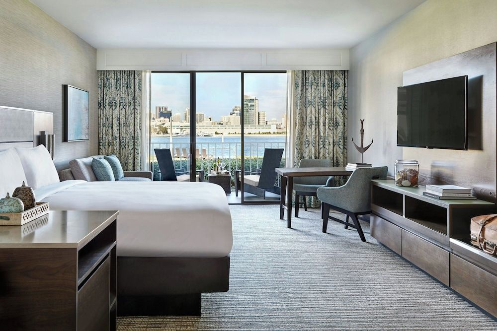 Room, 1 King Bed with Sofa bed, Bay View (Hearing Accessible)