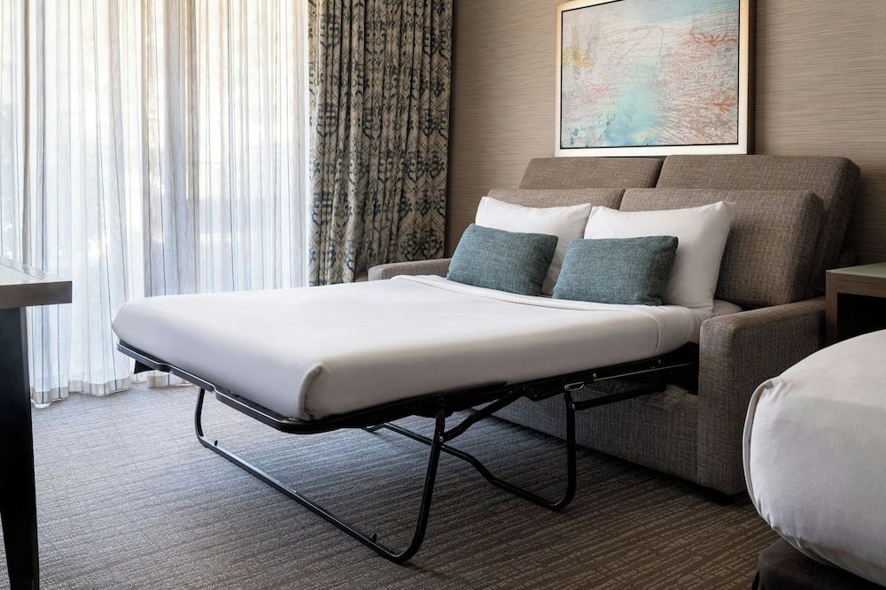 Room, 1 King Bed with Sofa bed, Bay View (Hearing Accessible)