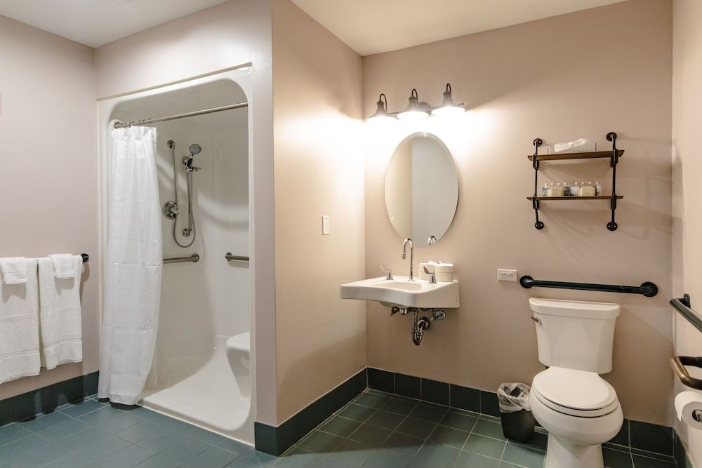 Allenberry Resort Room, 1 King Bed 2