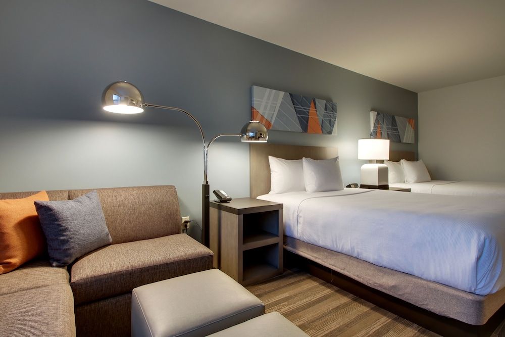 Room, 1 King Bed, Accessible (With Shower)