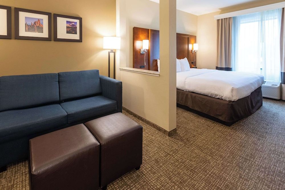 Suite, 1 King Bed, Non Smoking (Spa Bath)