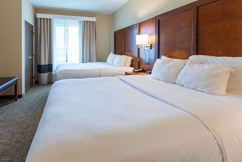 Suite, 2 Queen Beds, Non Smoking (Upgraded)