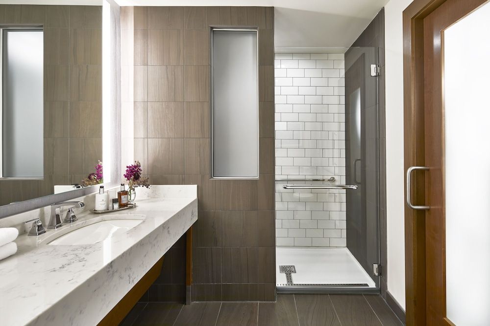 The Hotel Landing Room, 2 Queen Beds, Mobility Accessible 5