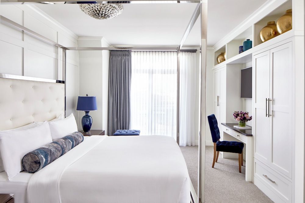 The Hotel Landing Presidential Suite