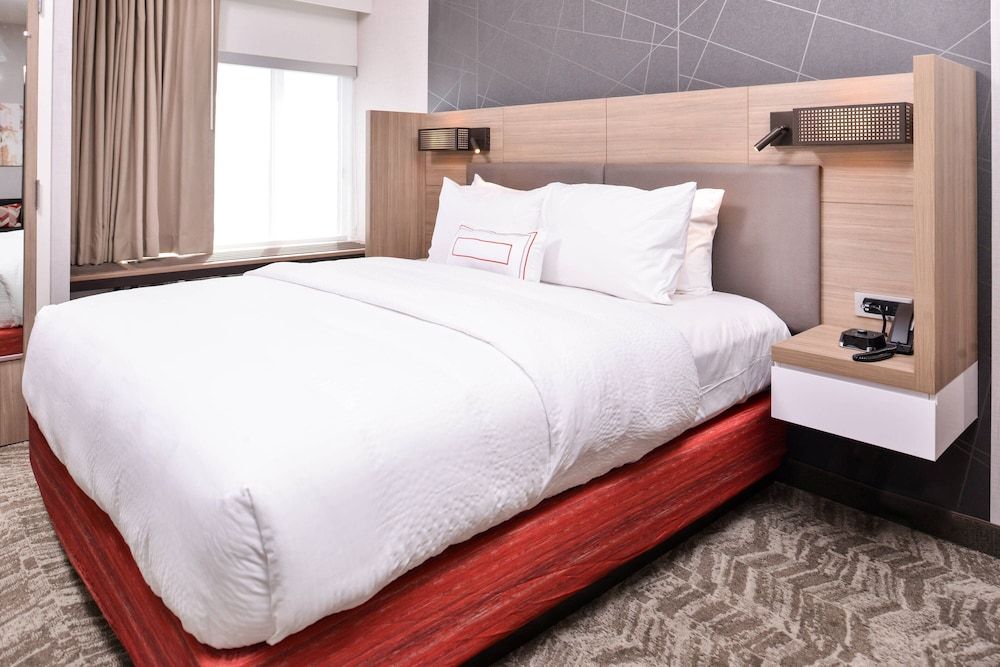 Suite, 1 King Bed with Sofa bed (Mobility Accessible, Tub)