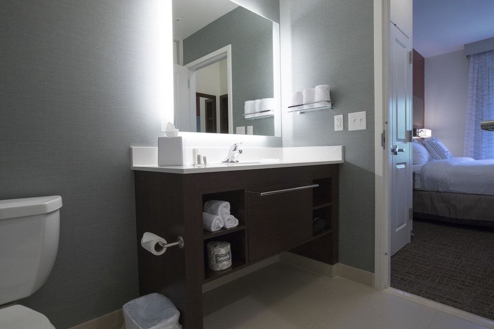 Suite, 1 Bedroom (Mobility/Hearing Accessible, Tub)