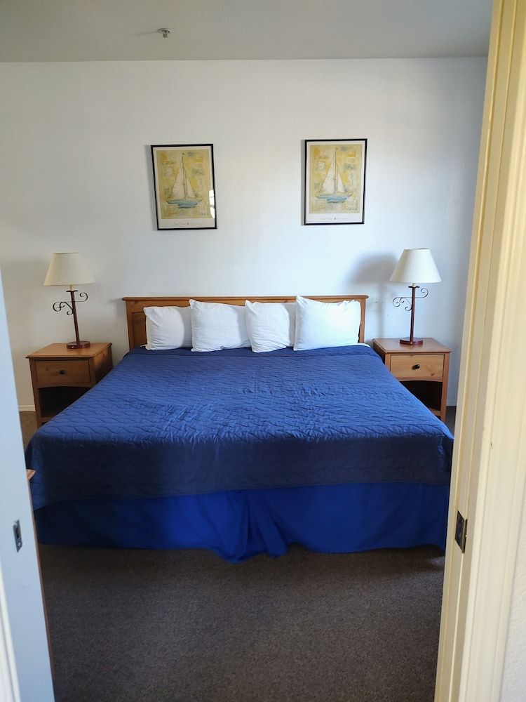 Condo4 305