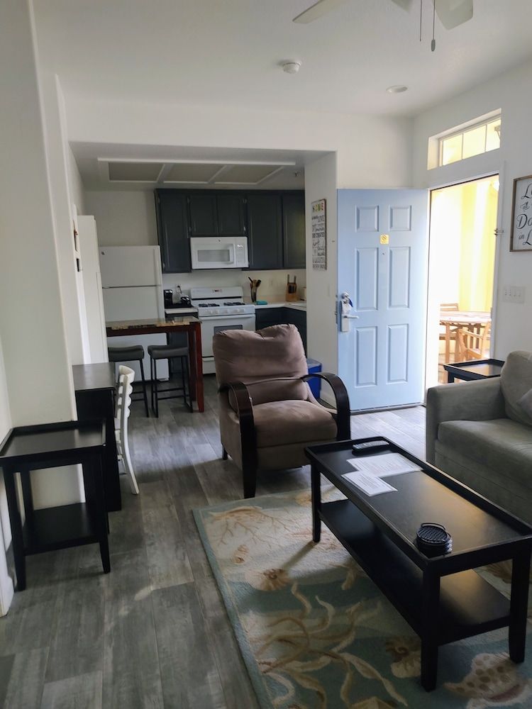 Condo4 304