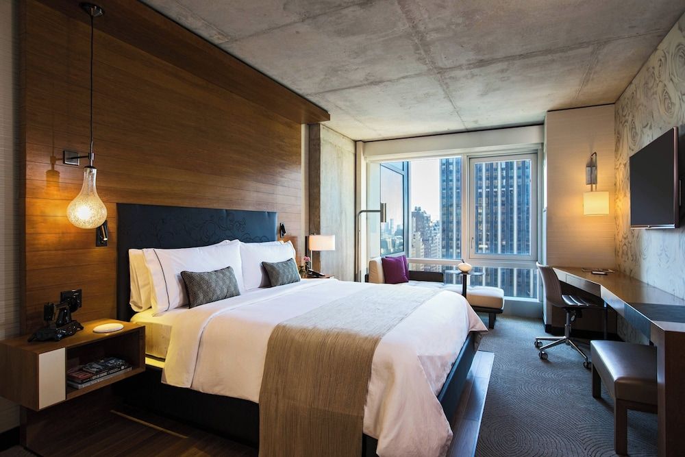 Room, 1 King Bed, City View (Mobility Accessible, Tub)