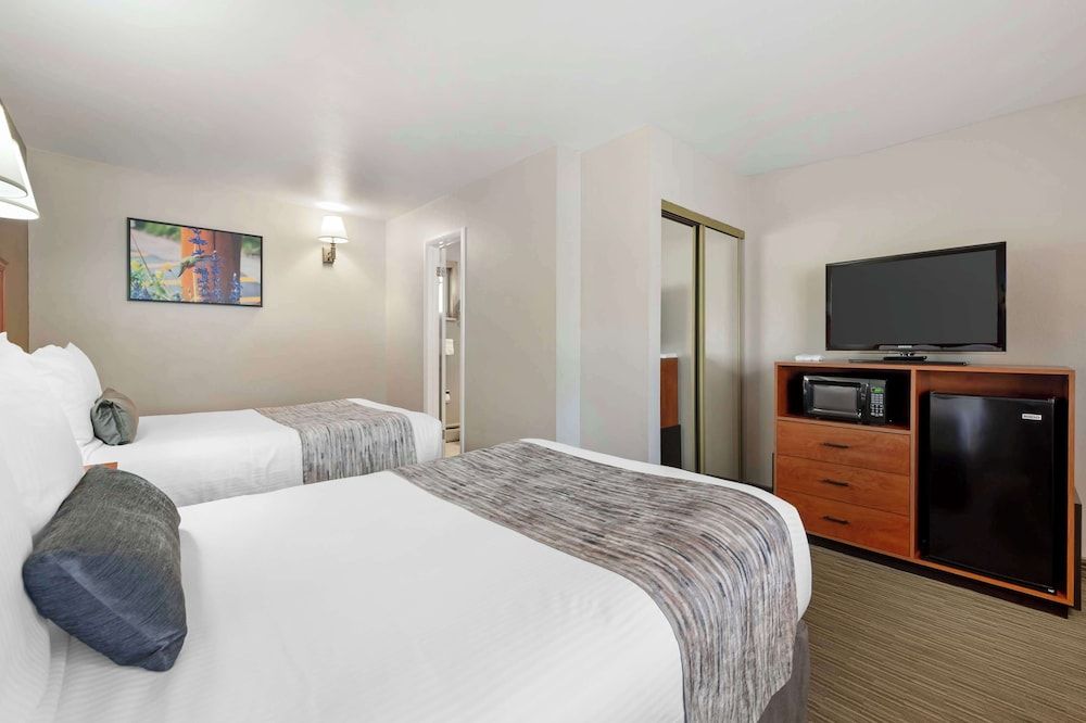 Standard Room, 2 Double Beds, Non Smoking