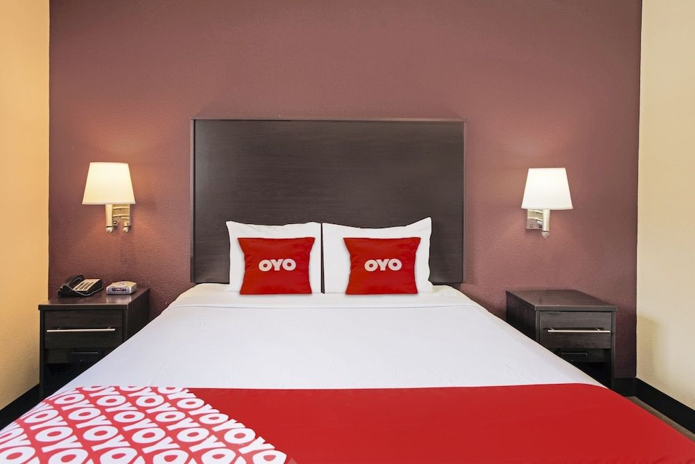 OYO Hotel McAllen Airport South Suite, 2 Bedrooms