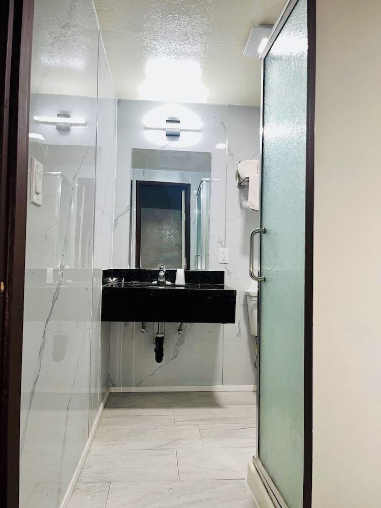 Del Aire Inn Standard Room, 1 Queen Bed 3