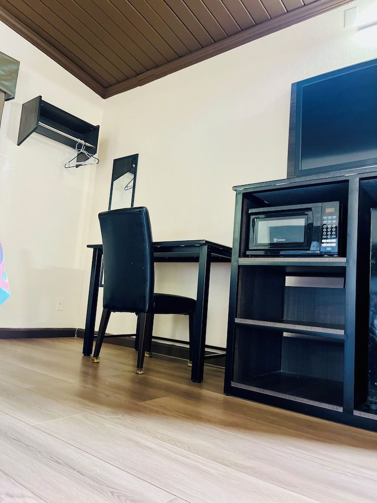 Del Aire Inn Standard Room, 1 King Bed 10