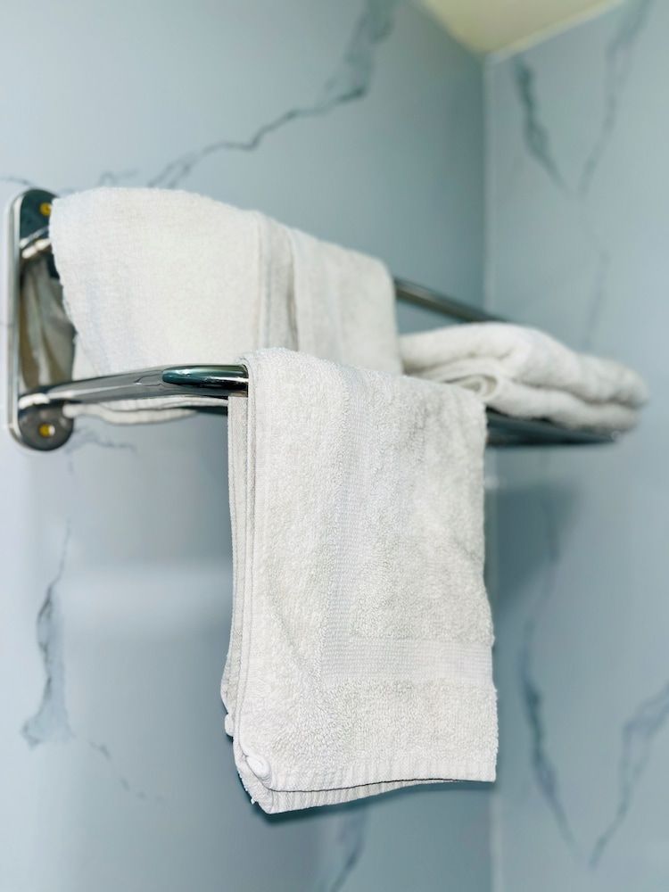 Del Aire Inn Standard Room, 1 King Bed 8