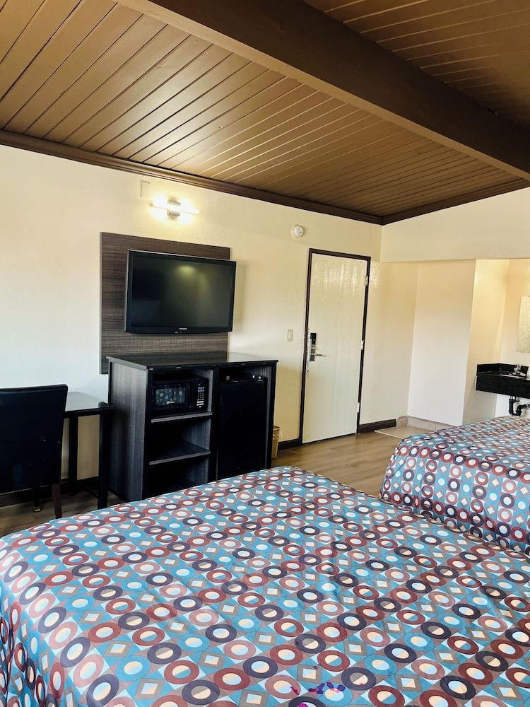 Del Aire Inn Standard Room, 2 Queen Beds, Non Smoking 6