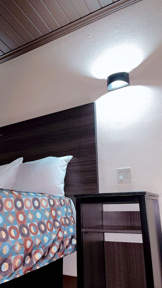 Del Aire Inn Standard Room, 2 Queen Beds, Non Smoking 7