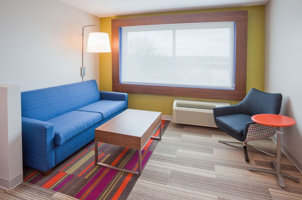 Suite, 2 Queen Beds (Additional Living Area)