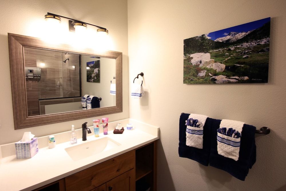Bella Collina Bed & Breakfast Superior Room, Private Bathroom 4