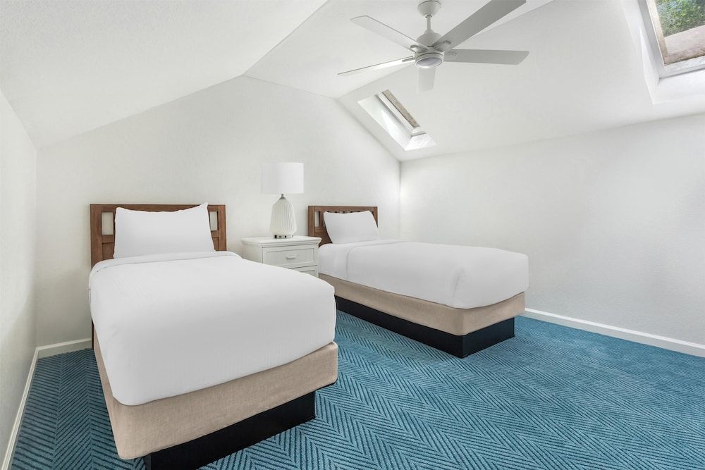 2 Bedroom 1 Kg and 2 Twn Suite with Open Loft