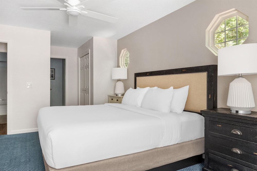 Hilton Vacation Club Beachwoods Kitty Hawk 2 Bedroom 2 Kg or Kg/qn Suite with Balcony 2