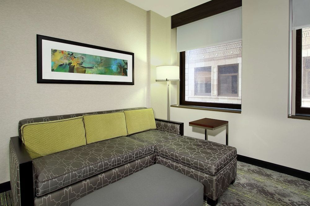 Embassy Suites By Hilton Pittsburgh Downtown Suite, 1 King Bed, Non Smoking 9