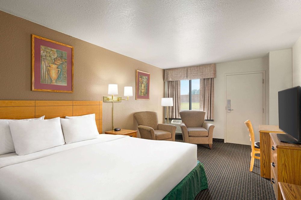 Room, 1 King Bed, Non Smoking