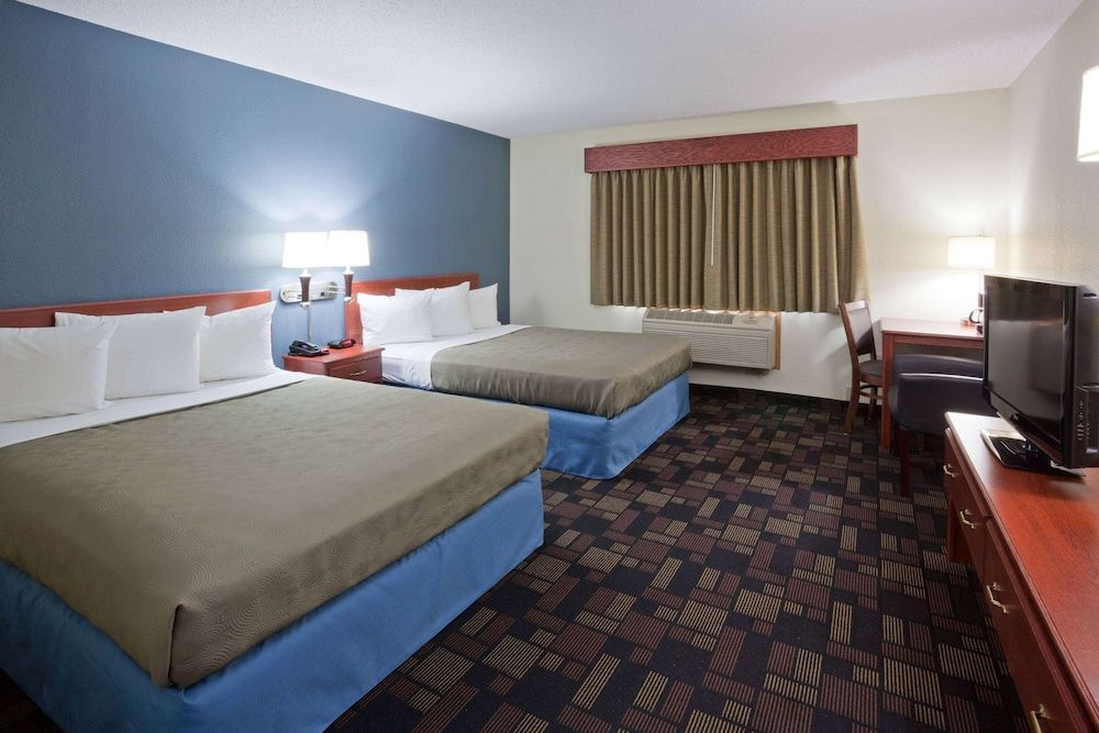 Suite, 2 Queen Beds, Accessible, Non Smoking (Studio)