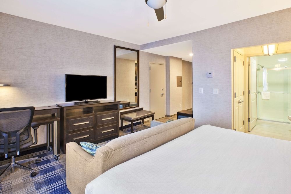 Studio Suite, 1 King Bed, Non Smoking