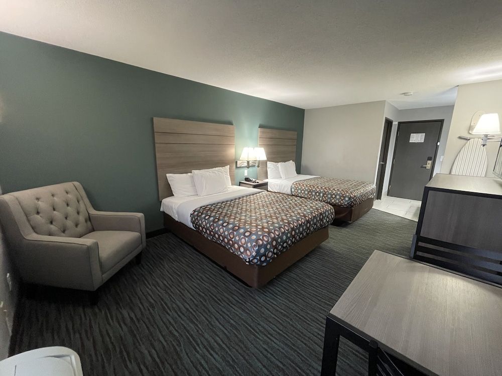 Countryside Inn & Suites Double Room, 2 Double Beds, Non Smoking, Refrigerator & Microwave 2