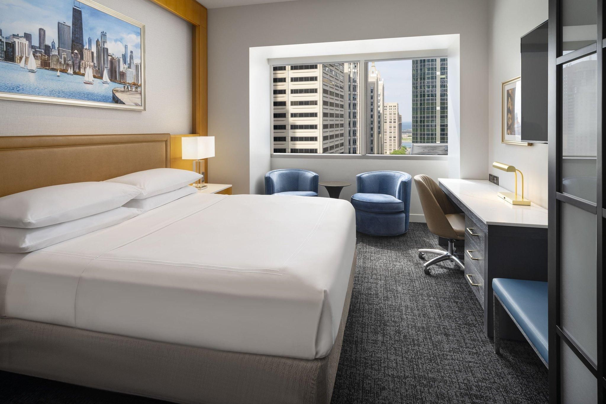 Magnificent Mile King, Studio, 1 King, Magnificent Mile view