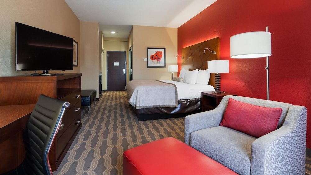 Suite, 1 King Bed with Sofa bed, Accessible, Bathtub (with Sofabed)