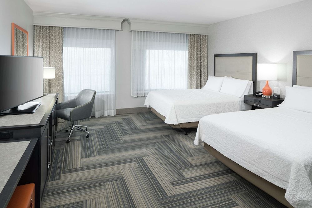 Room, 2 Queen Beds, Accessible (Roll-In Shower)
