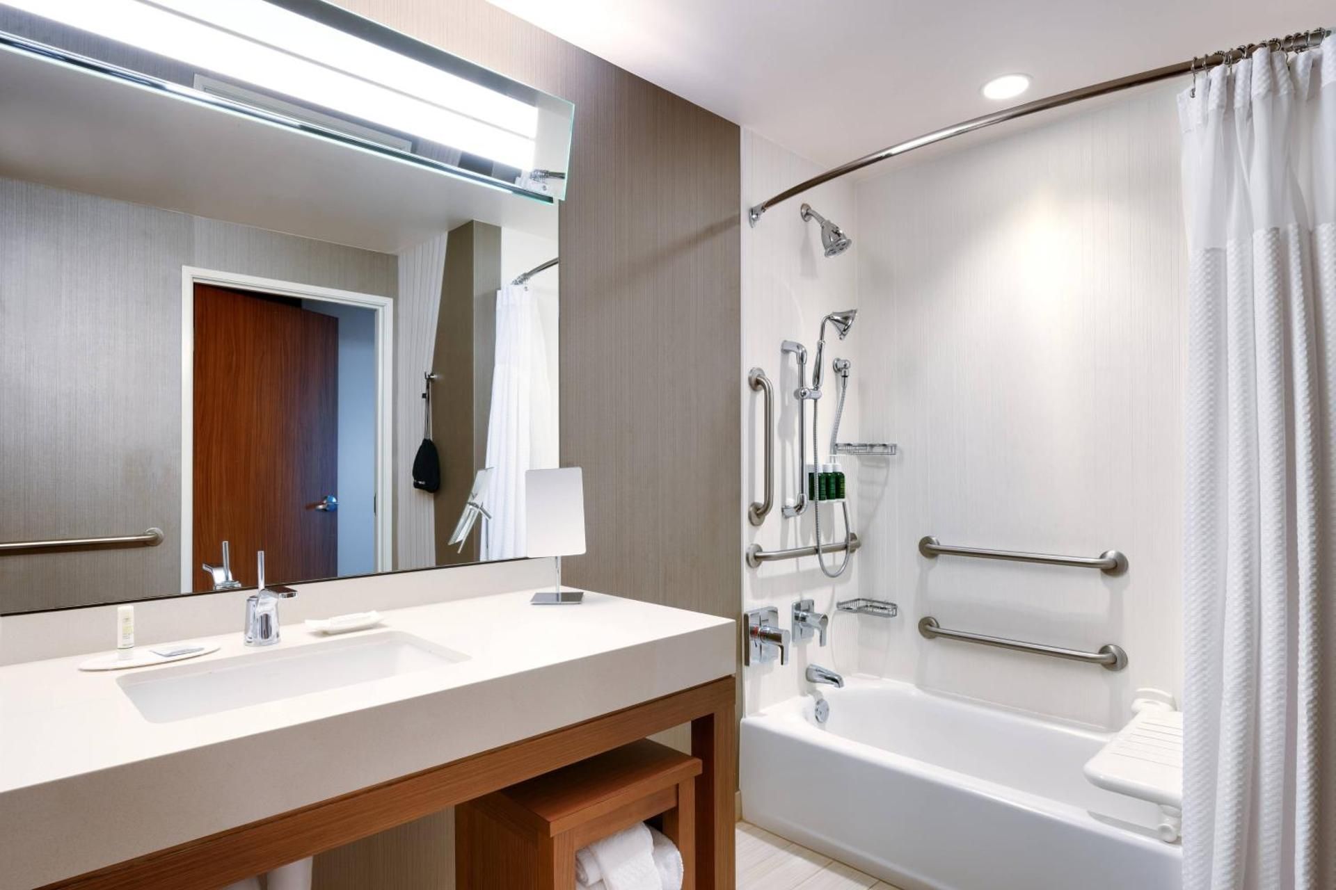 Courtyard by Marriott Phoenix Mesa Gateway Airport 2 Queen Beds, Hearing Accessible 3