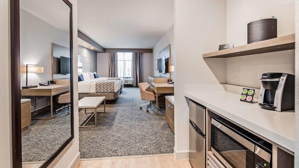 Wyndham Garden Katy Energy Corridor Suite, Multiple Beds, Mobility Accessible, Non Smoking (Hearing, Bathtub W/Grab Bars) 6