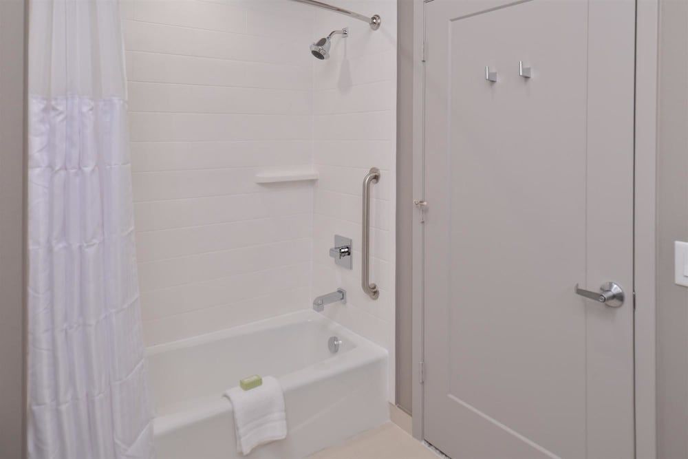 Wyndham Garden Katy Energy Corridor Suite, Multiple Beds, Mobility Accessible, Non Smoking (Hearing, Bathtub W/Grab Bars) 4