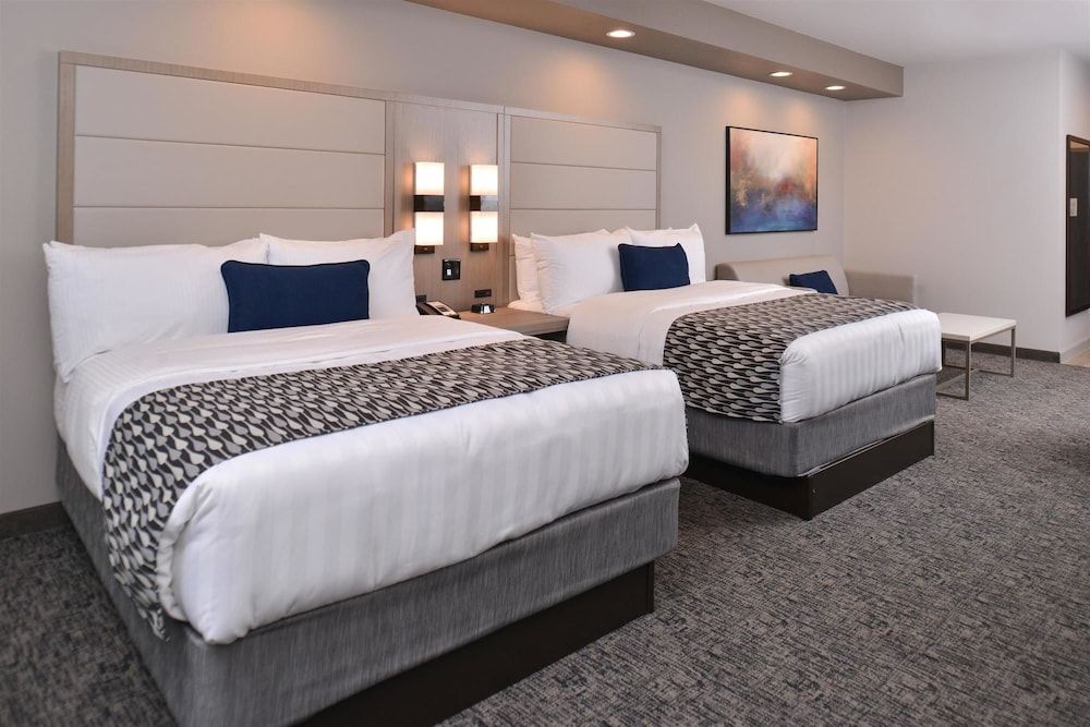 Wyndham Garden Katy Energy Corridor Suite, Multiple Beds, Mobility Accessible, Non Smoking (Hearing, Bathtub W/Grab Bars) 2