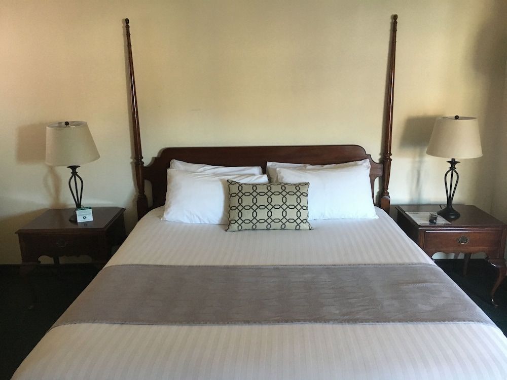 Standard Room, 1 King Bed, Balcony, Ocean View (8JM)