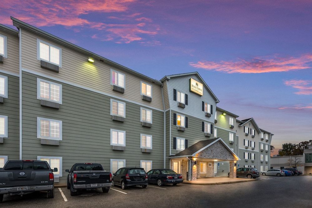 undefined HomeTowne Studios by Red Roof Columbus 9