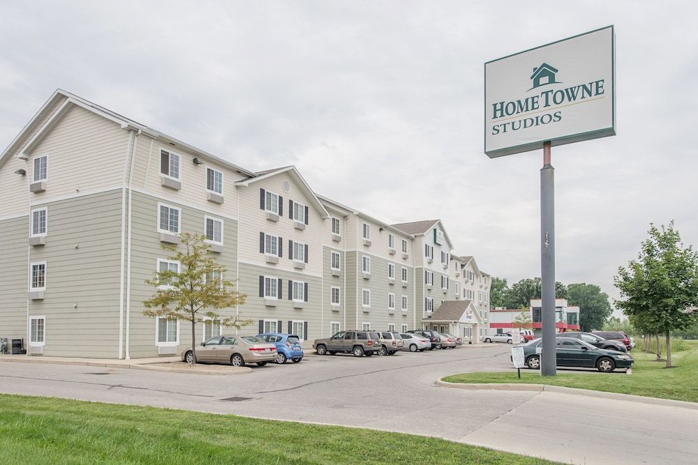 undefined HomeTowne Studios by Red Roof Columbus 7